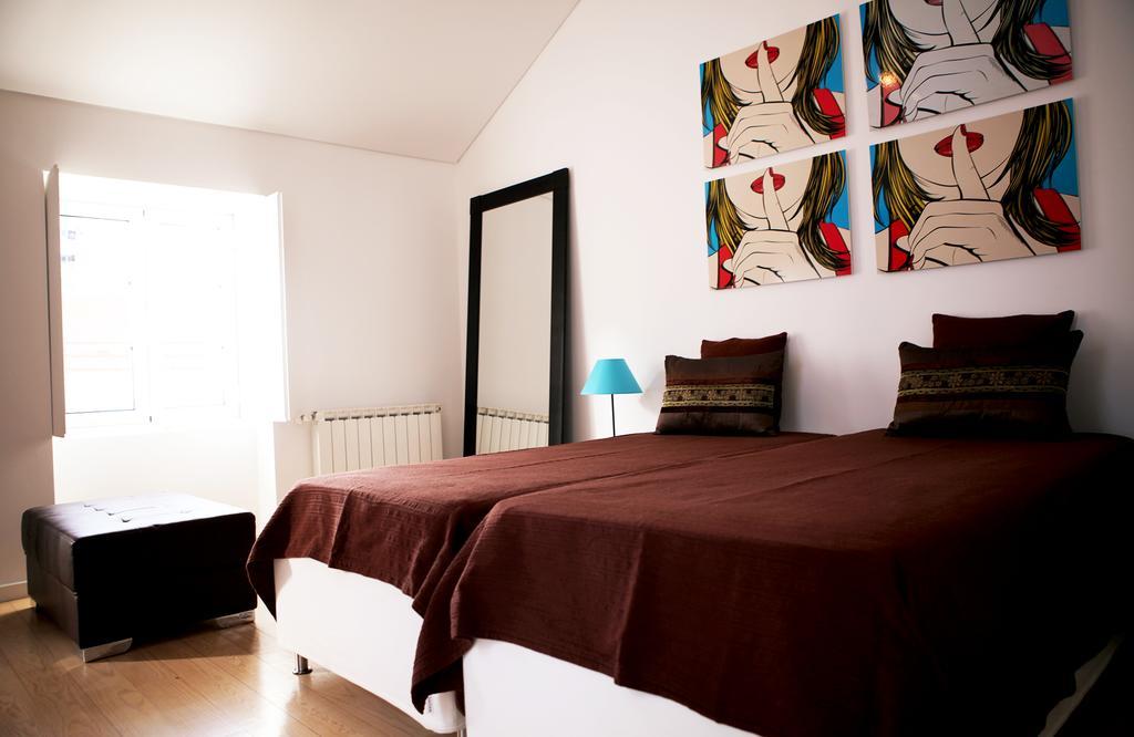 Triplex With Garage - Praca Das Flores Lisbon