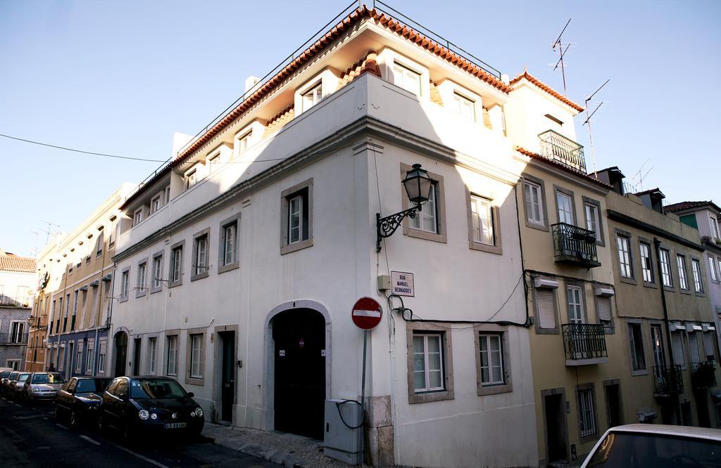 Triplex With Garage - Praca Das Flores Lisbon